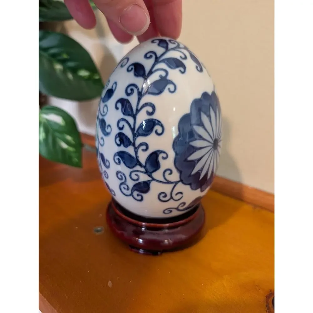 Vintage Blue White Porcelain Egg Chrysanthemum Vine Wood Stand Chinoiserie